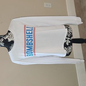 Juniors BOMBSHELL graphic sweatshirt